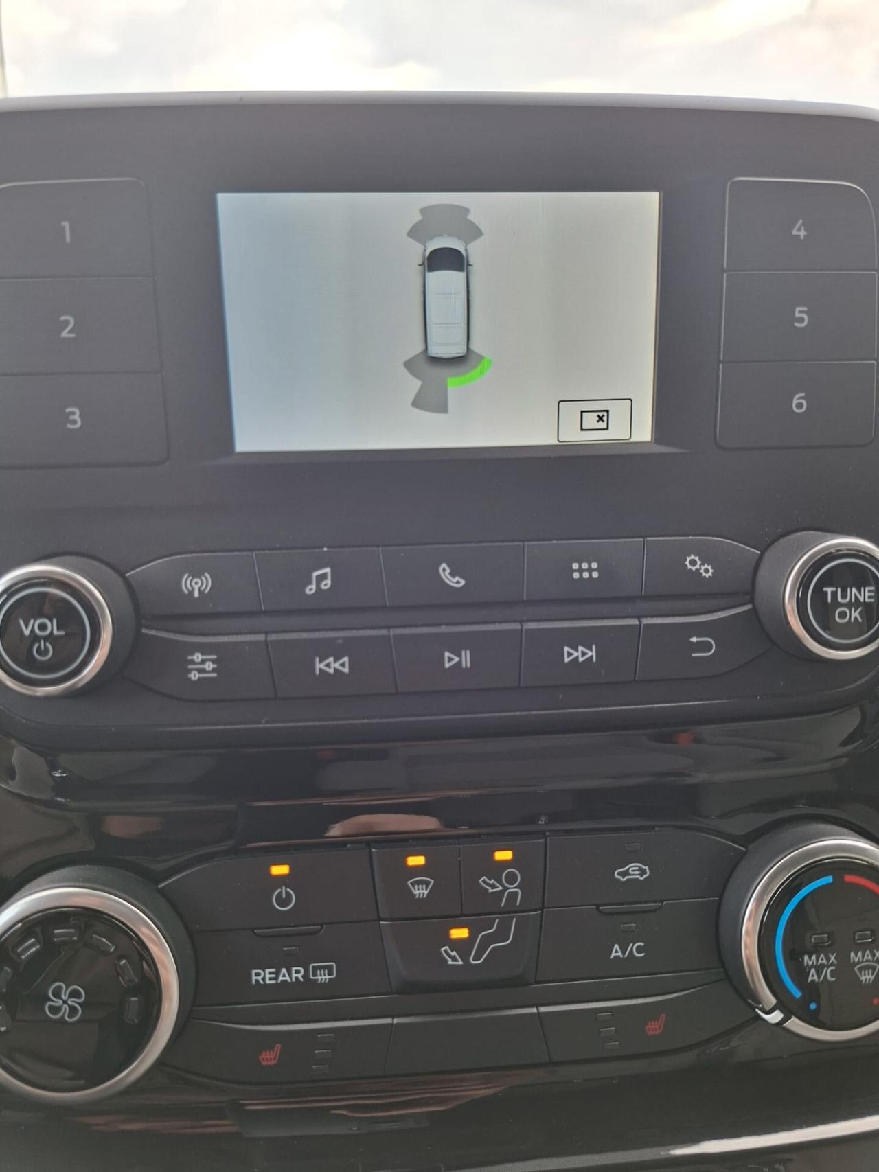 Ford Tourneo Custom 320 2.0 EcoBlue 150CV PC Titanium 77kw - 105cv 9 posti