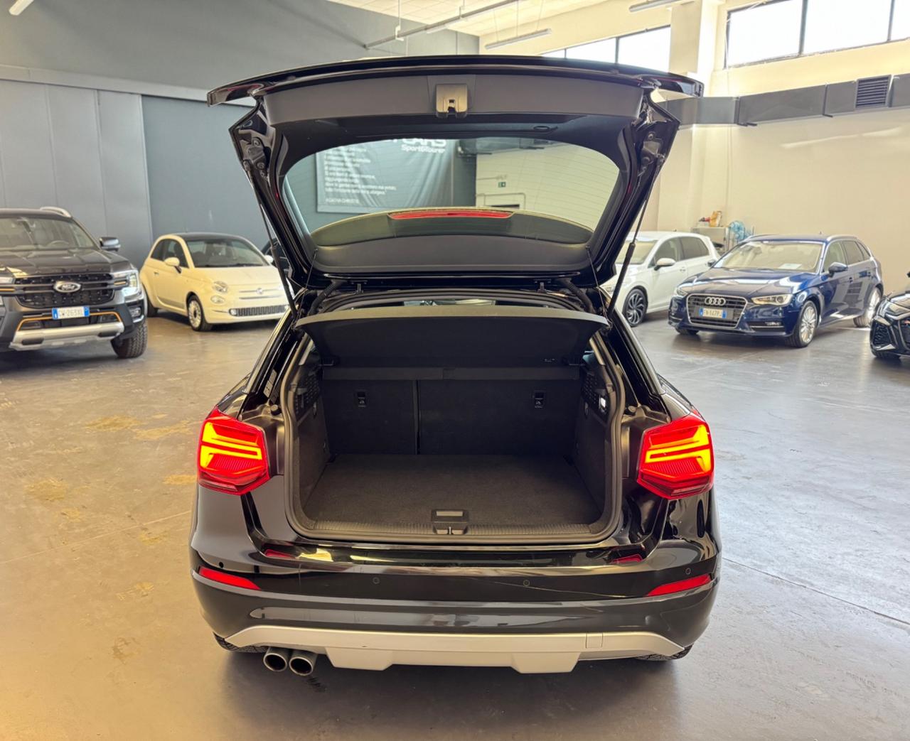 Audi Q2 40 TFSI quattro S tronic Identity Black