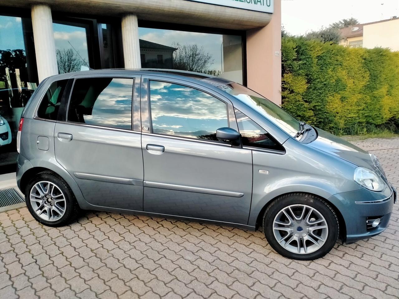 Lancia MUSA 1.4 16V AUTOMATIK "UNICA" POLTRONA FRAU TETTO PAN. NAVI SEDILI RISC.