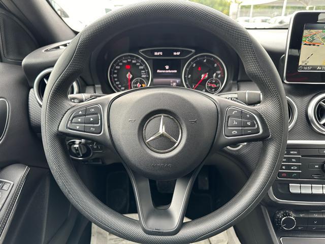 MERCEDES-BENZ A 180 d Automatic Business