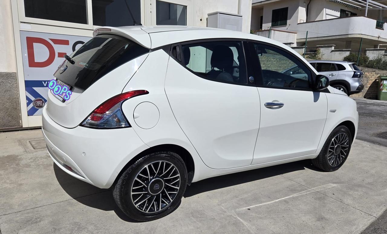 Lancia Ypsilon 1.2 69 CV 5 porte GPL Ecochic Gold