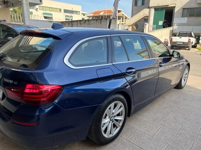 BMW Serie 5 525d xDrive Touring del 2015, con 218 cavalli