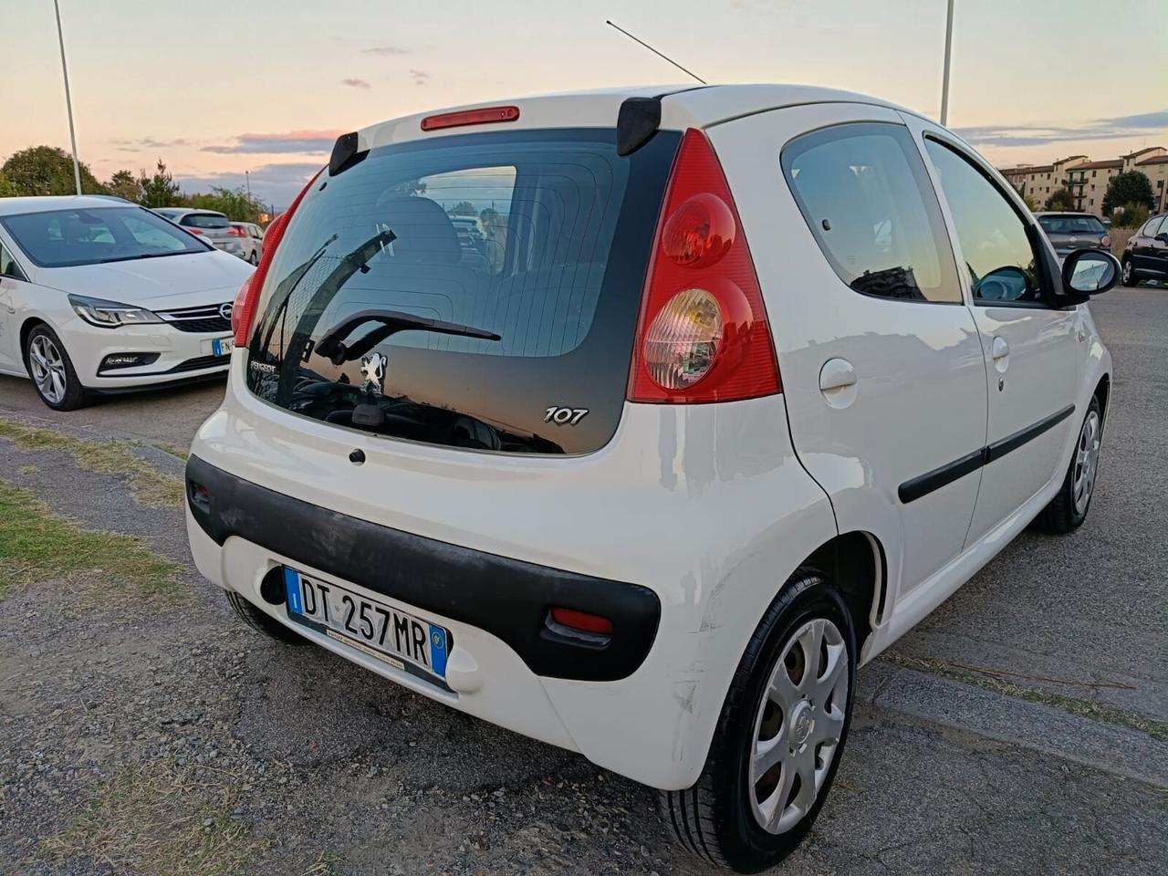 Peugeot 107 1.0 benzina