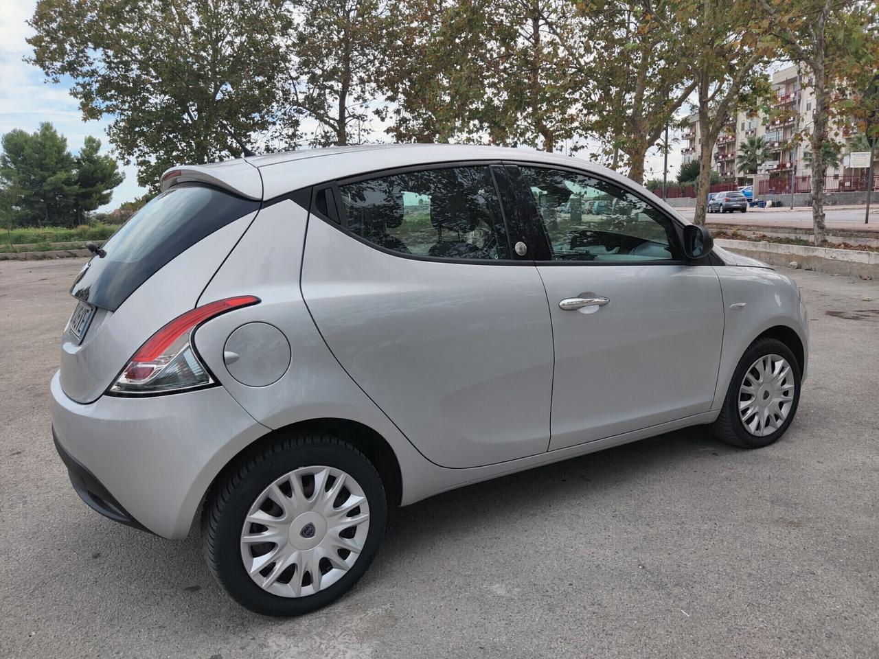 Lancia Ypsilon 1.2 69 CV 5 porte GPL Ecochic Elefantino