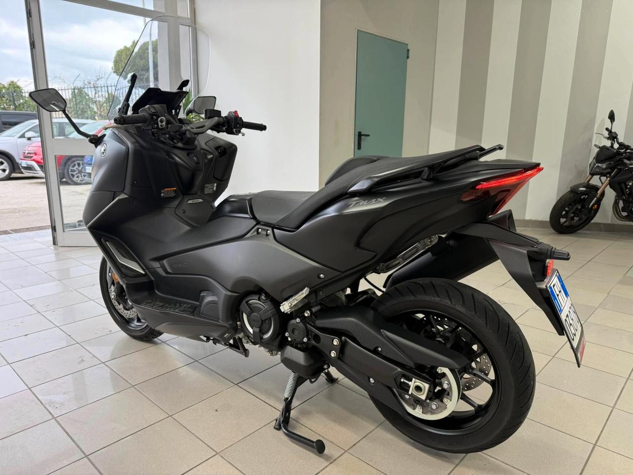 Yamaha Tmax 560