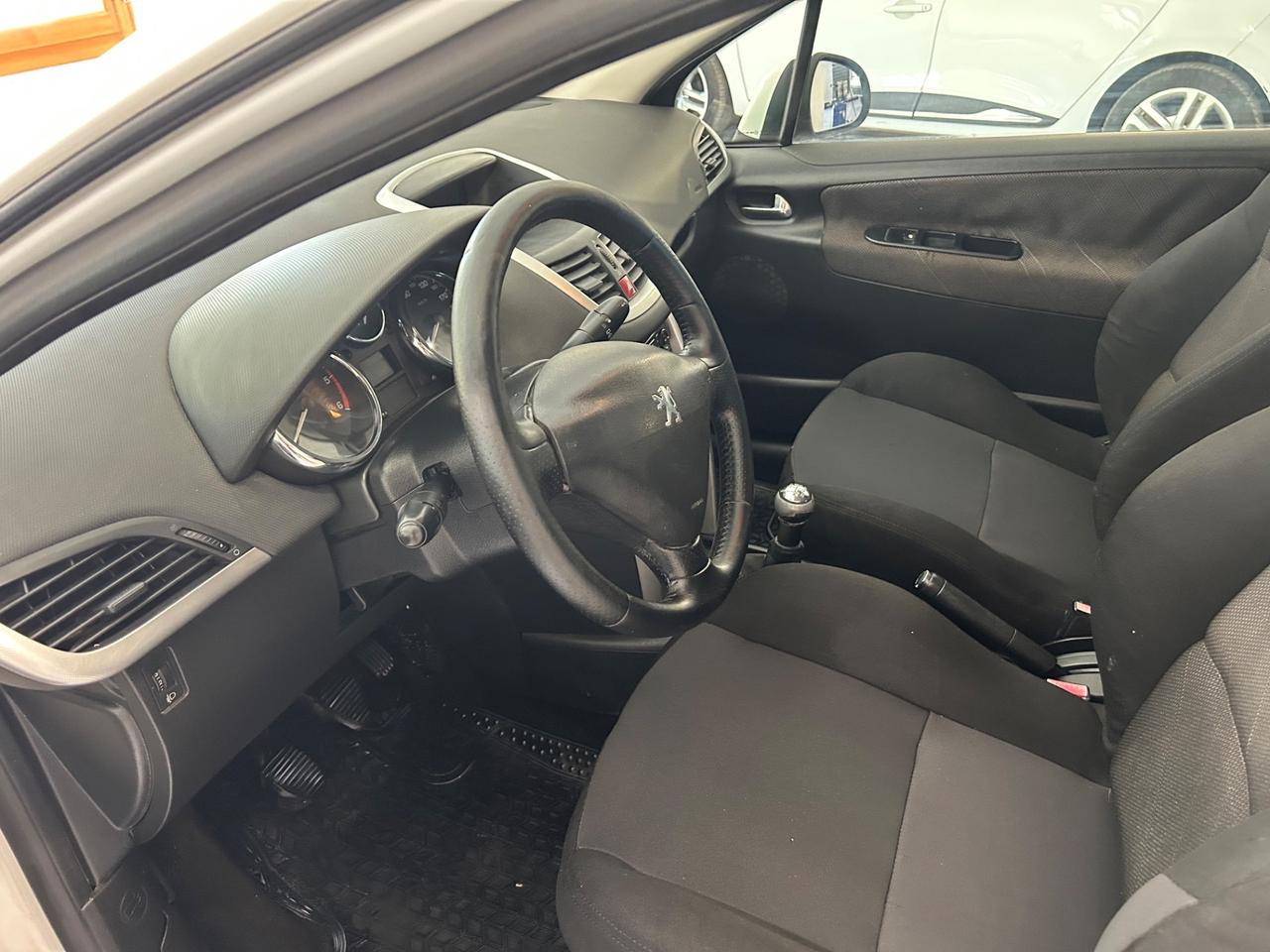 Peugeot 207 1.4 HDi 70CV 3p. ONE Line