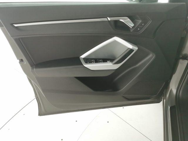 AUDI Q3 35 TDI S tronic Business