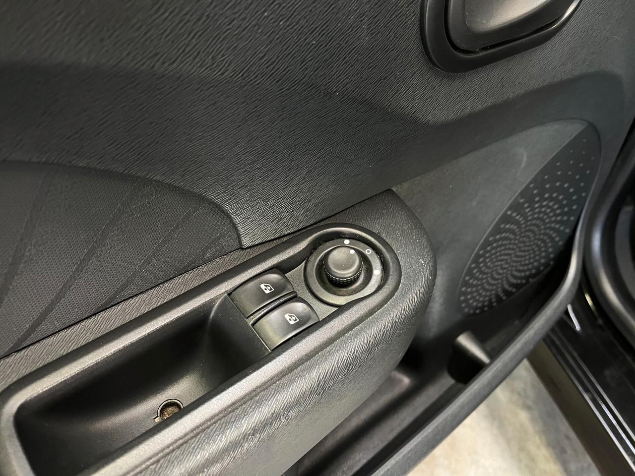 Renault Twingo 1.2cc LIVE 75cv - OK NEOPATENTATI