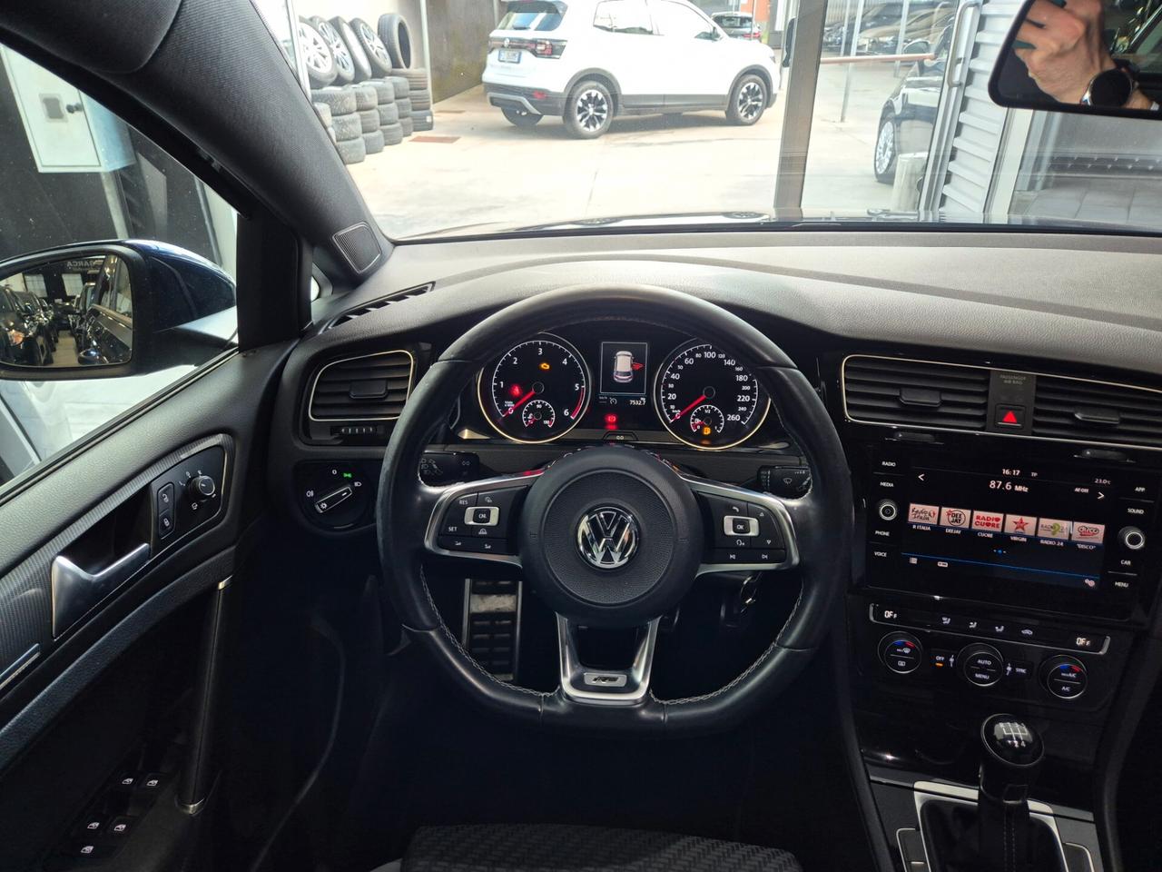 Volkswagen Golf 1.6 TDI 115 CV 5p. Sport R-line