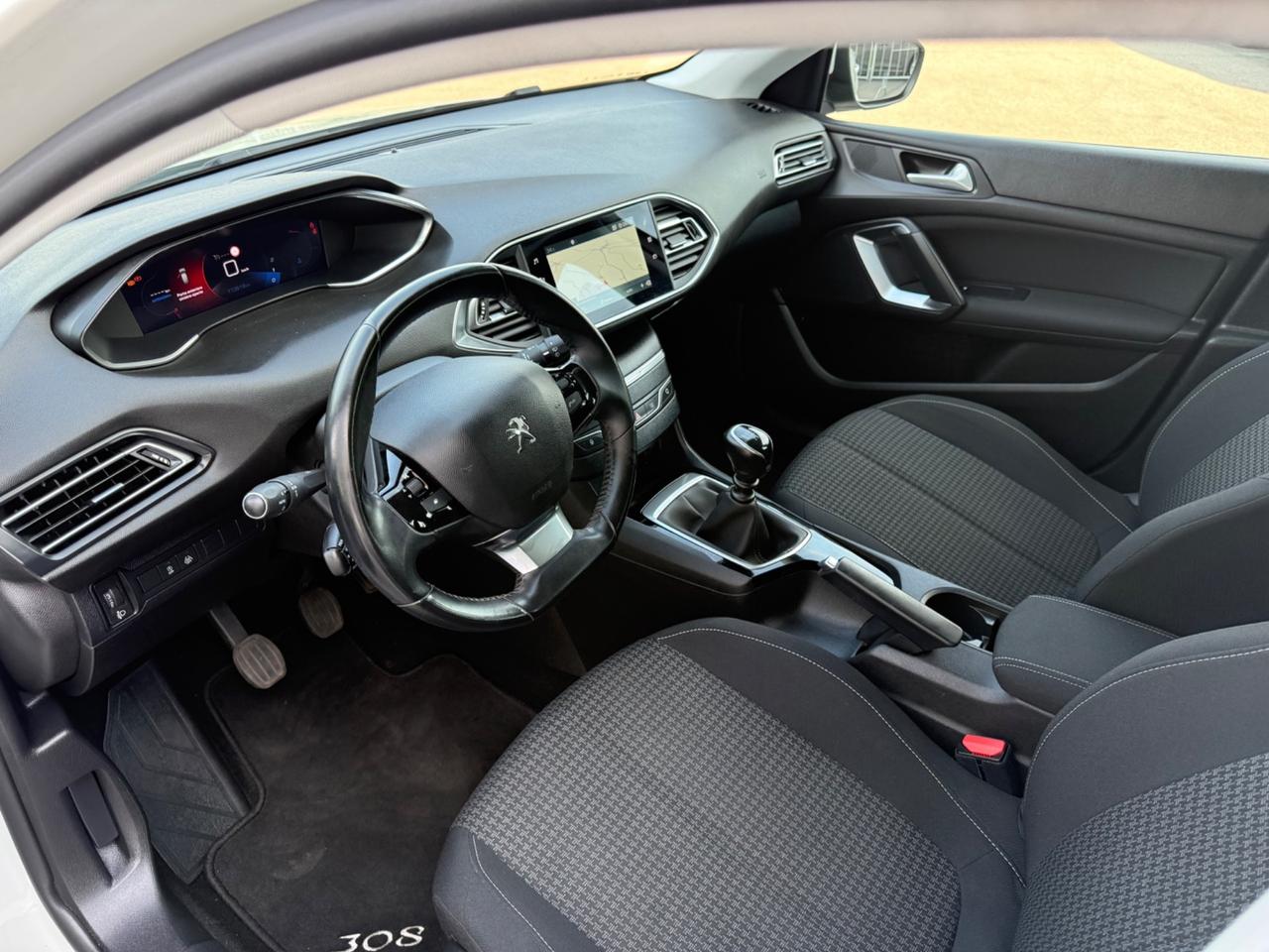 Peugeot 308 Berlina 1.5 130 Cv Bianco perla