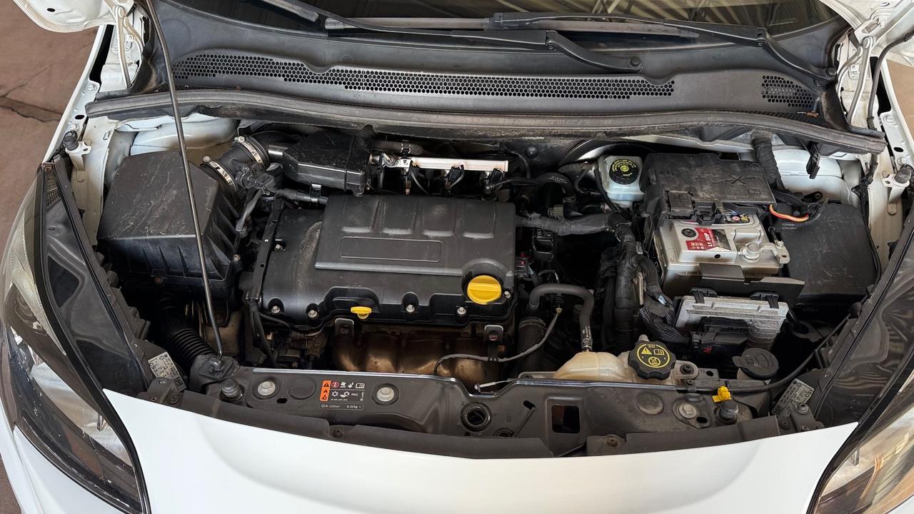 Opel Corsa 1.4 90CV GPL Tech Coupé 120 Anniversary