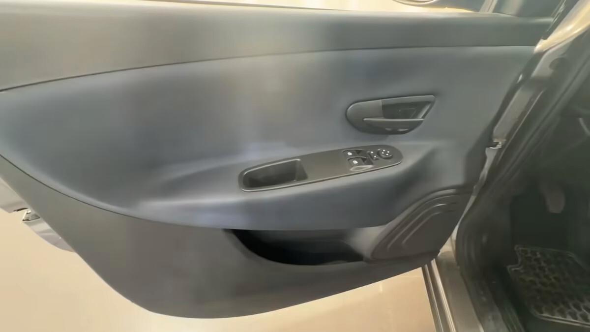 Lancia Ypsilon 1.0 FireFly 5 porte S&S Hybrid Platino