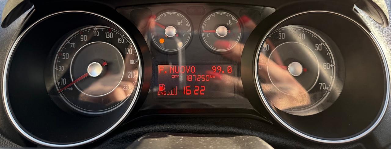 Fiat Punto 1.4 Natural Power 77 Cv