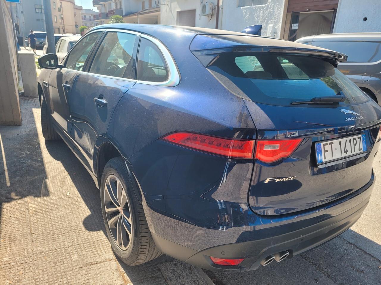 Jaguar F-Pace 2.0 D 180 CV AWD aut. Pure
