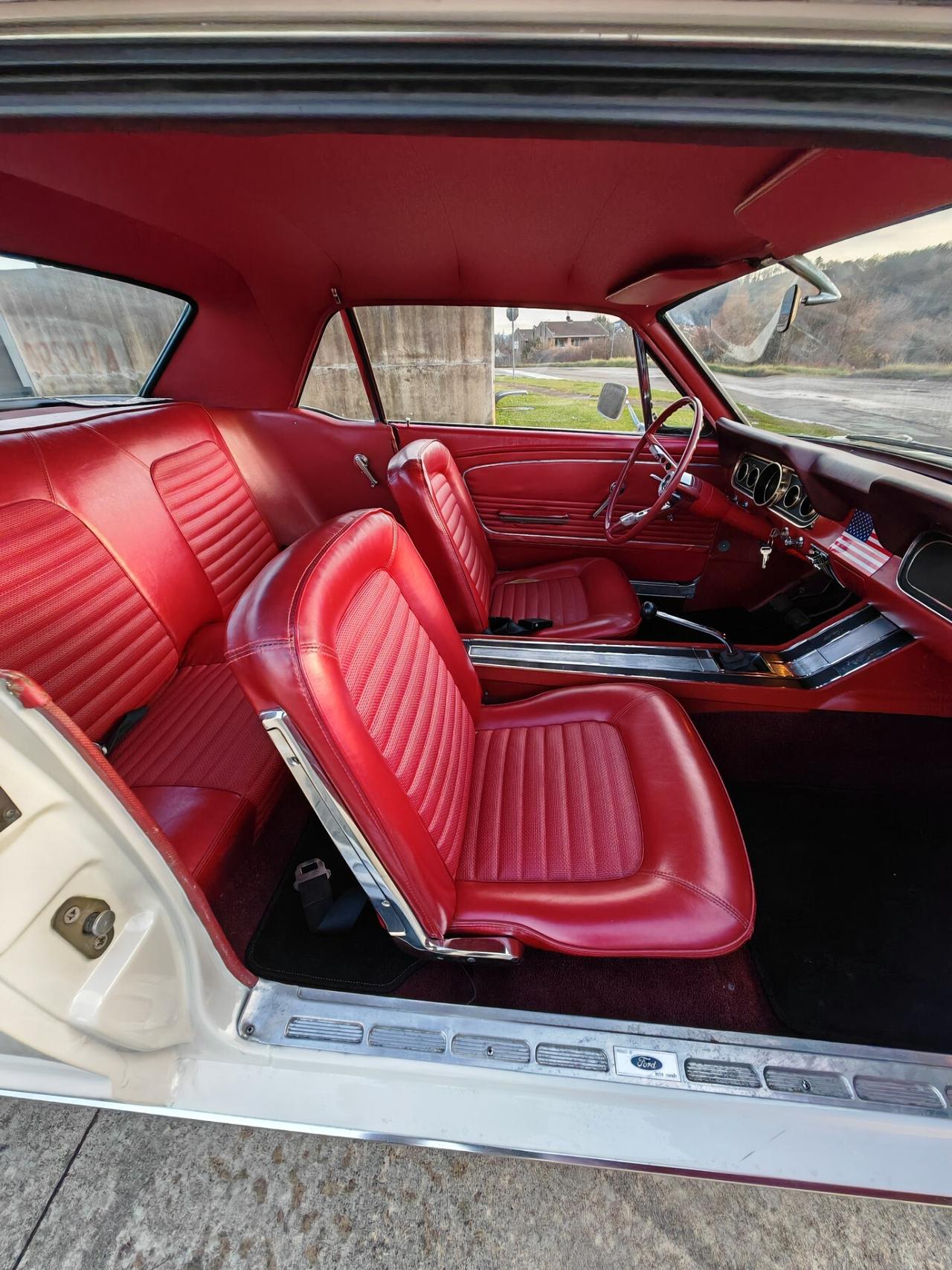 Ford MUSTANG coupè (RESTAURO TOTALE)