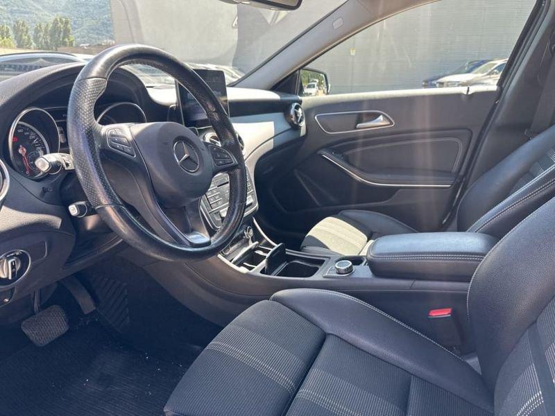 Mercedes-Benz GLA 200 D SPORT AUTO