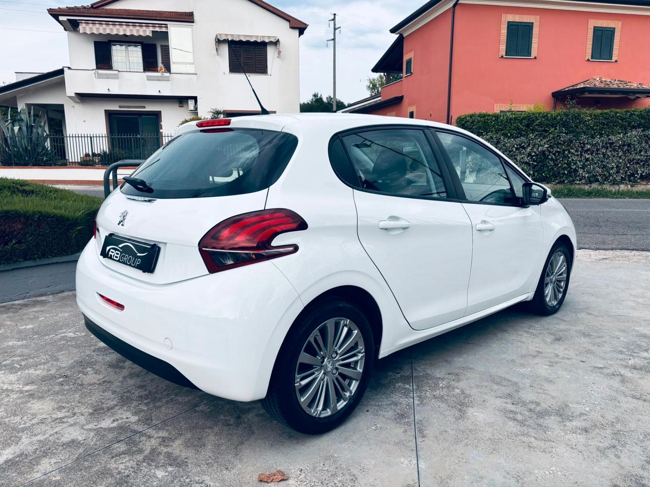Peugeot 208 BlueHDi 75 5 porte Allure