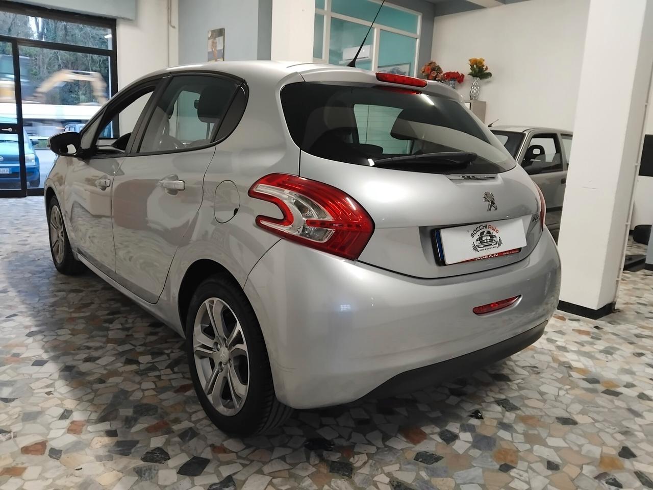 Peugeot 208 1.4 HDi 68 CV 5 porte Allure