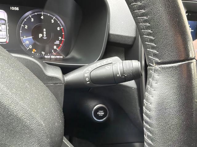 VOLVO XC40 IN PROMO!!!!!!!!BENZINA Geartronic Momentum Core