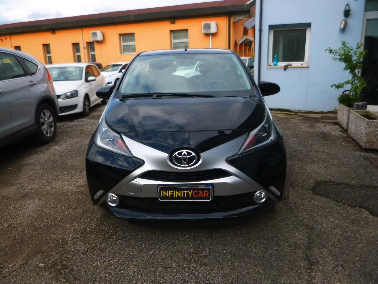 Toyota Aygo 1.0 VVT-i 69 CV 5 porte x-clusiv