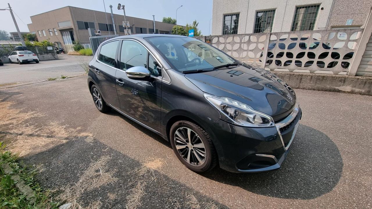 Peugeot 208 PureTech 82 5p. GPL Allure