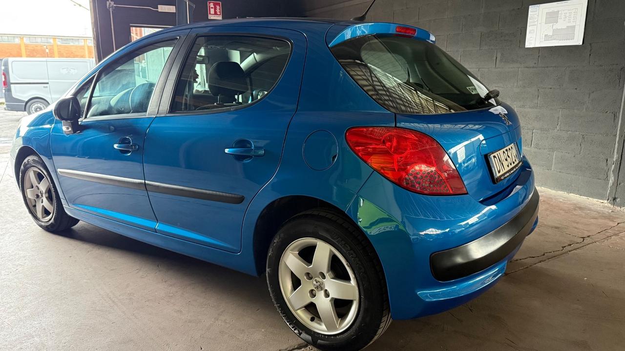 Peugeot 207 1.4 8V 75CV 5p. X Line