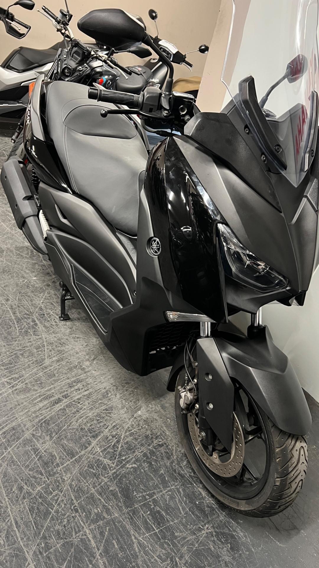 Yamaha X-Max 300