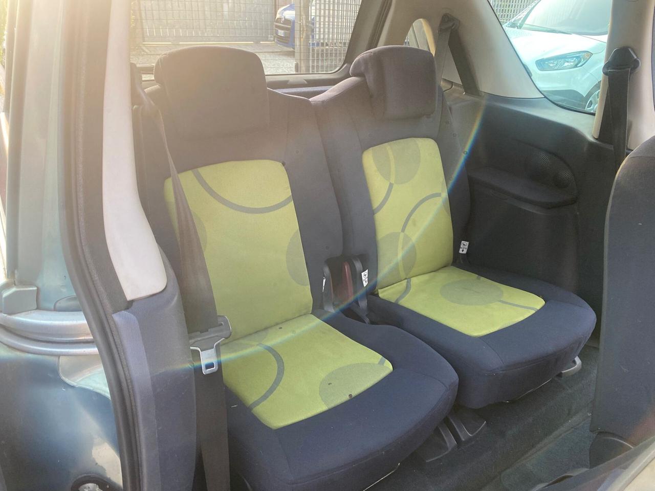 Peugeot 1007 1.4 HDi Trendy