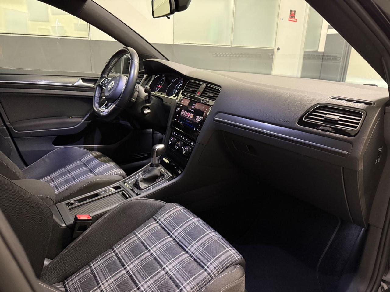 Volkswagen Golf 7.5 GTD 2.0 184cv DSG