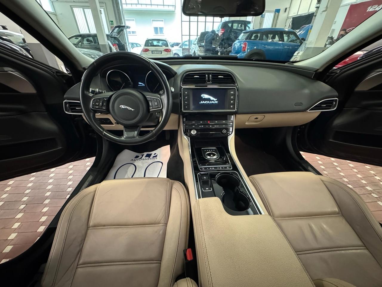 Jaguar XE 2.0 D Turbo 180 CV AWD aut. Portfolio - 4X4
