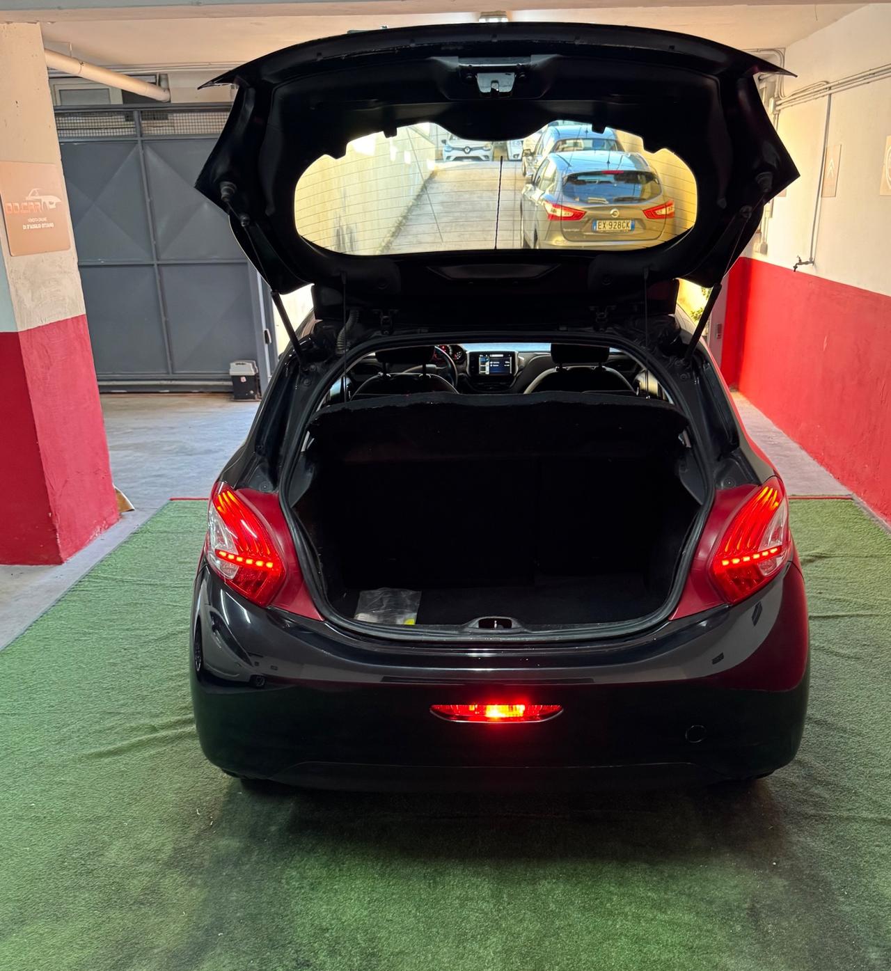 Peugeot 208 1.4 HDi 68 CV 5 porte Access