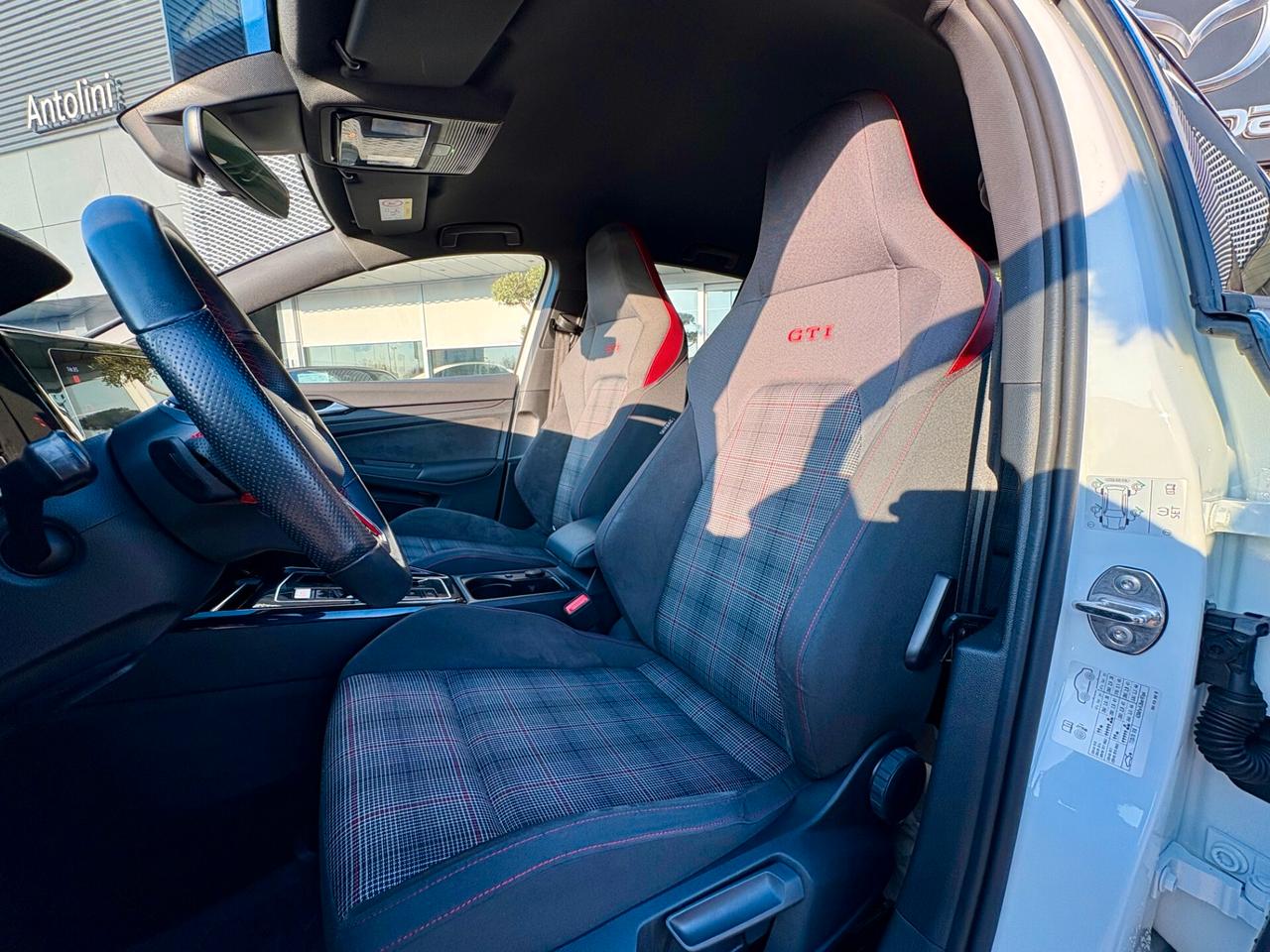 VW Golf 8 GTI 2.0 TSI DSG | SOLI 15.000 KM – COME NUOVA – GARANZIA UFF. iva esposta