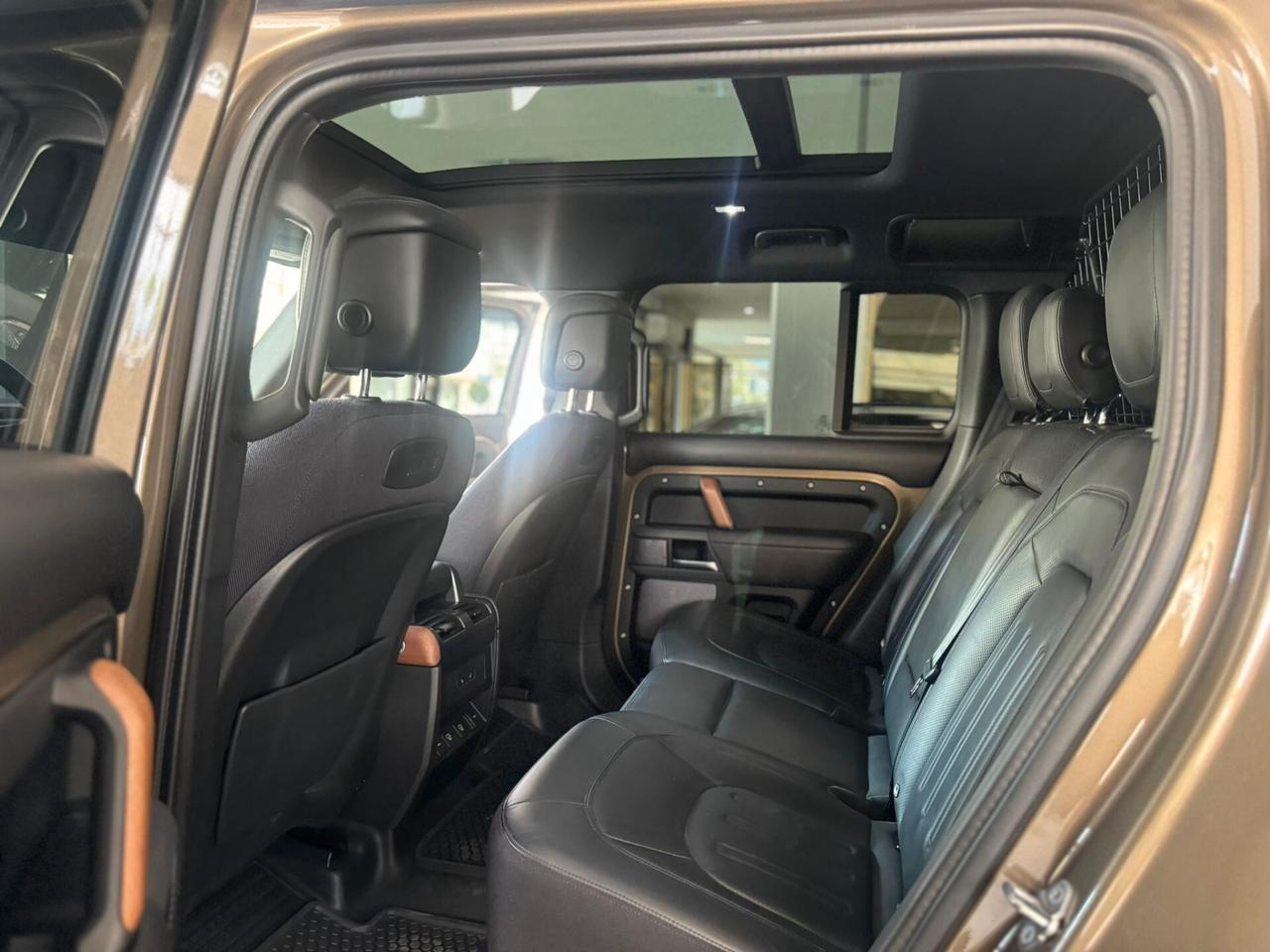 Land Rover Defender 110 3.0D I6 200 CV AWD Auto X-Dynamic S