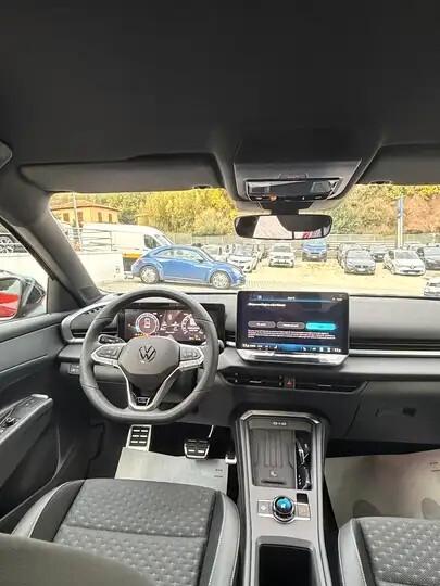 Volkswagen T-Roc 1.5 eTSI ACT 150 CV DSG R-Line