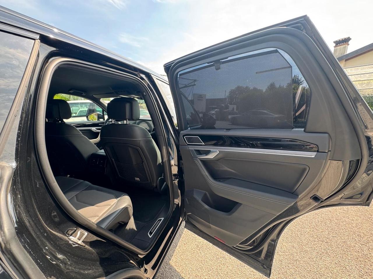 Volkswagen Touareg 3.0 V6 TSI R LINE