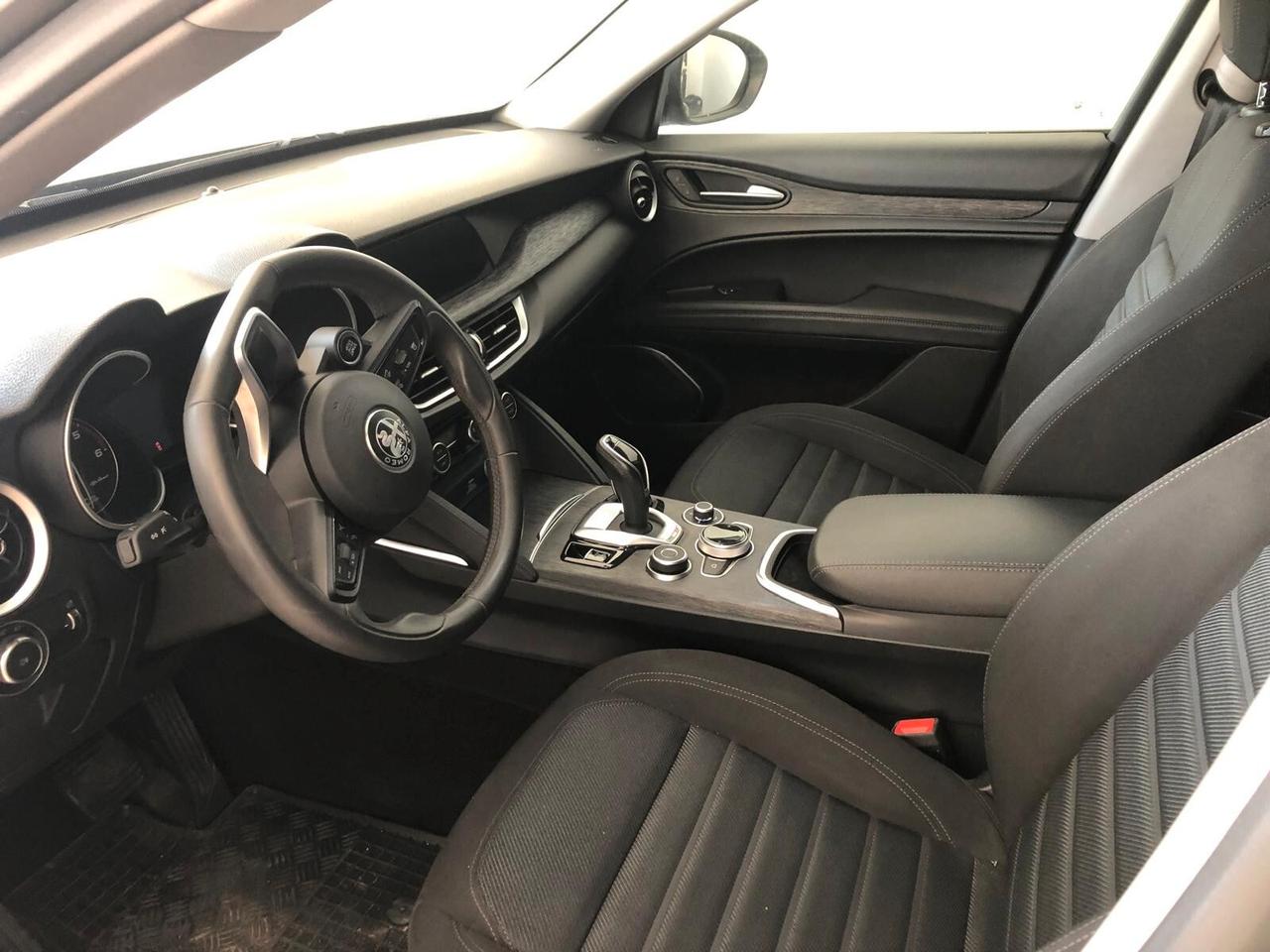 Alfa Romeo Stelvio 2.2 Turbodiesel 160 CV AT8 RWD Business