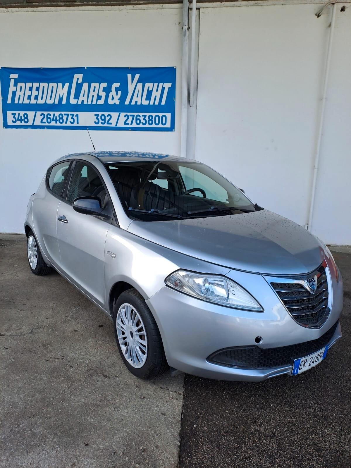 Lancia Ypsilon 1.2 69 CV 5 porte S&S Silver