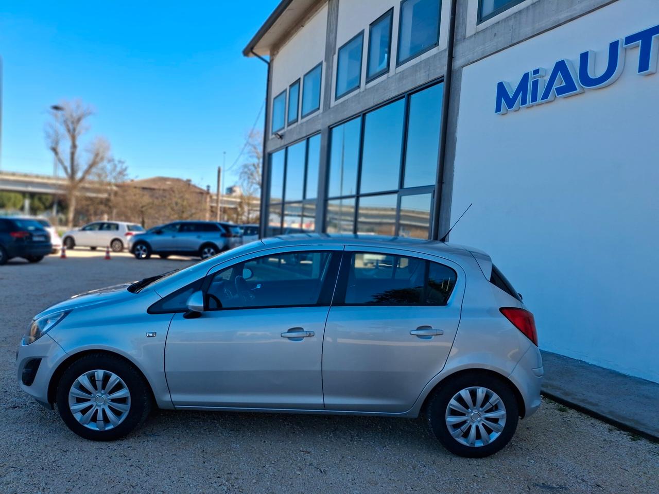 Opel Corsa 1.2 GPL, 5 porte