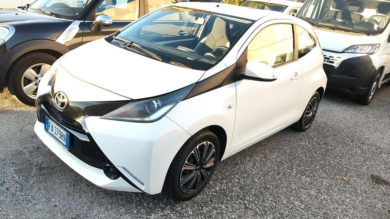 Toyota Aygo 1.0 VVT-i 69 CV 3 porte x-clusiv