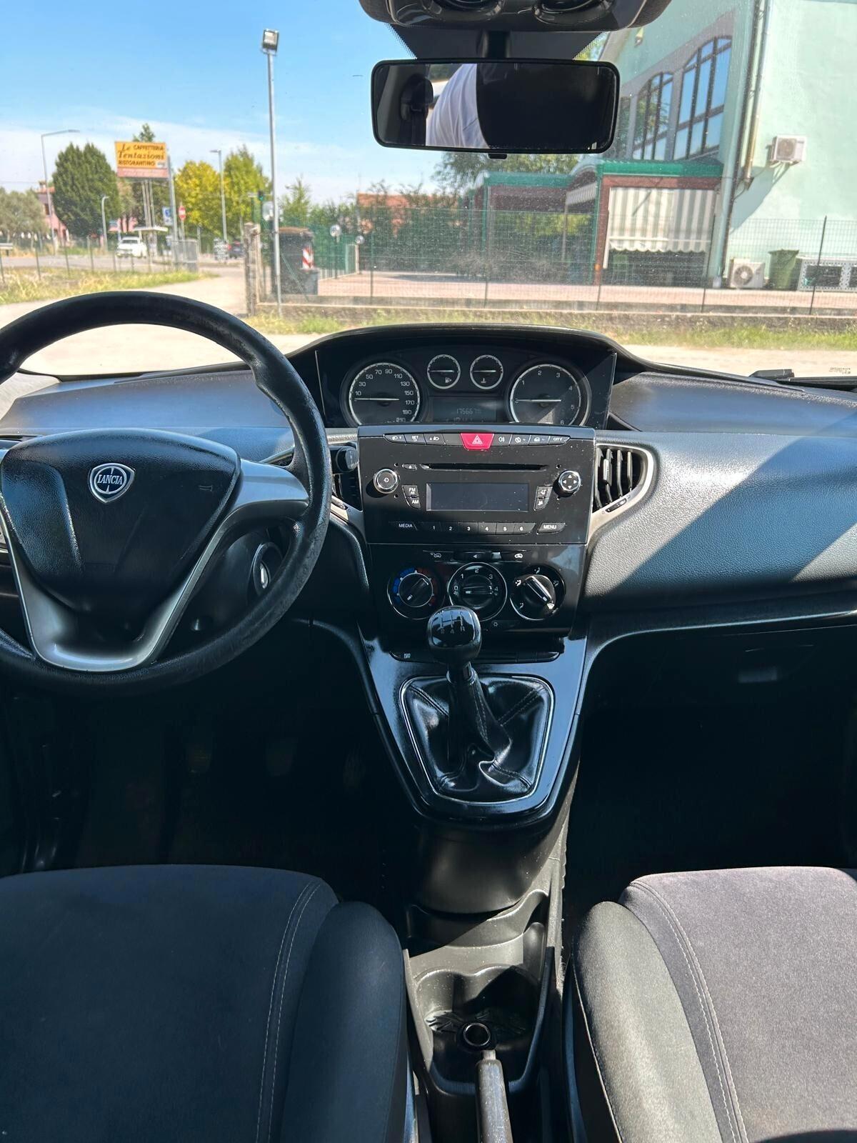Lancia Ypsilon 1.3 MJT 16V 95 CV 5 porte S&S Elle ok neo patentati