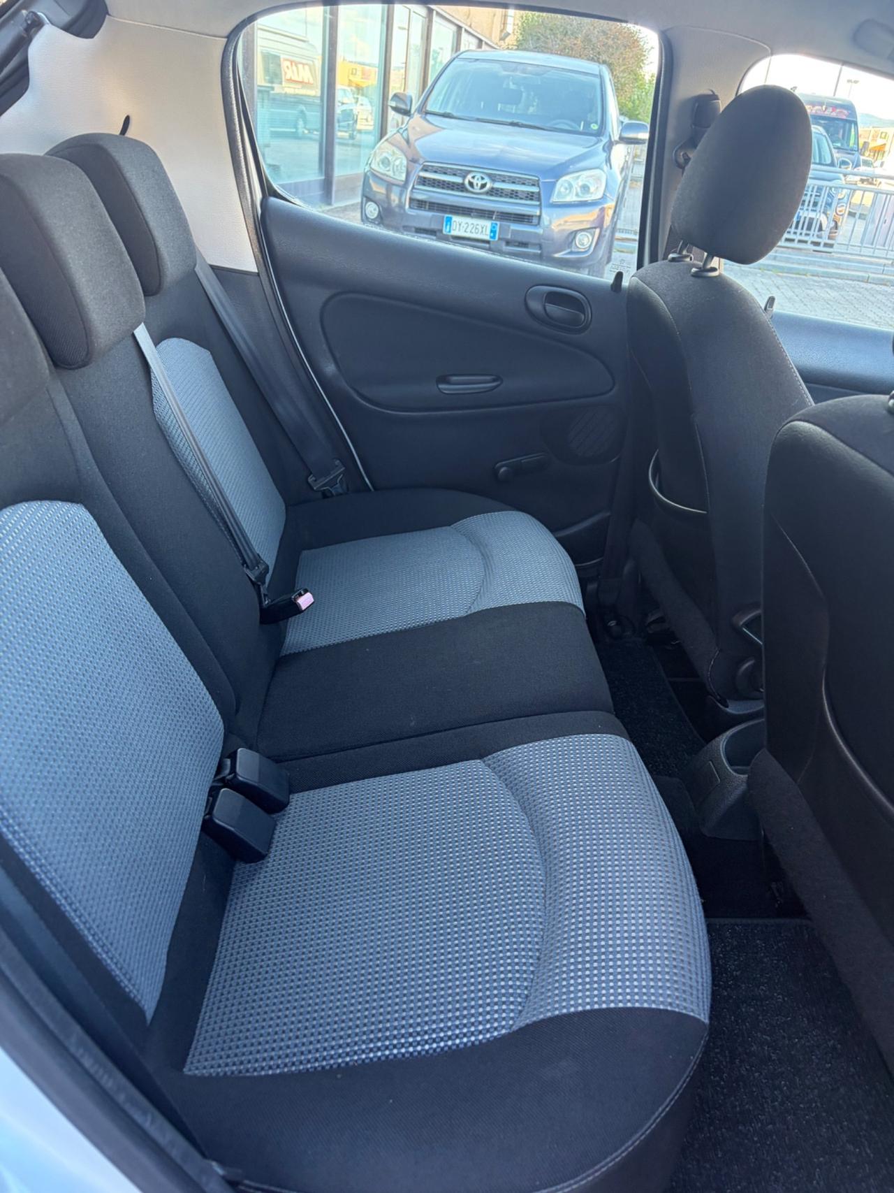 Peugeot 206 1.1 5p. XT