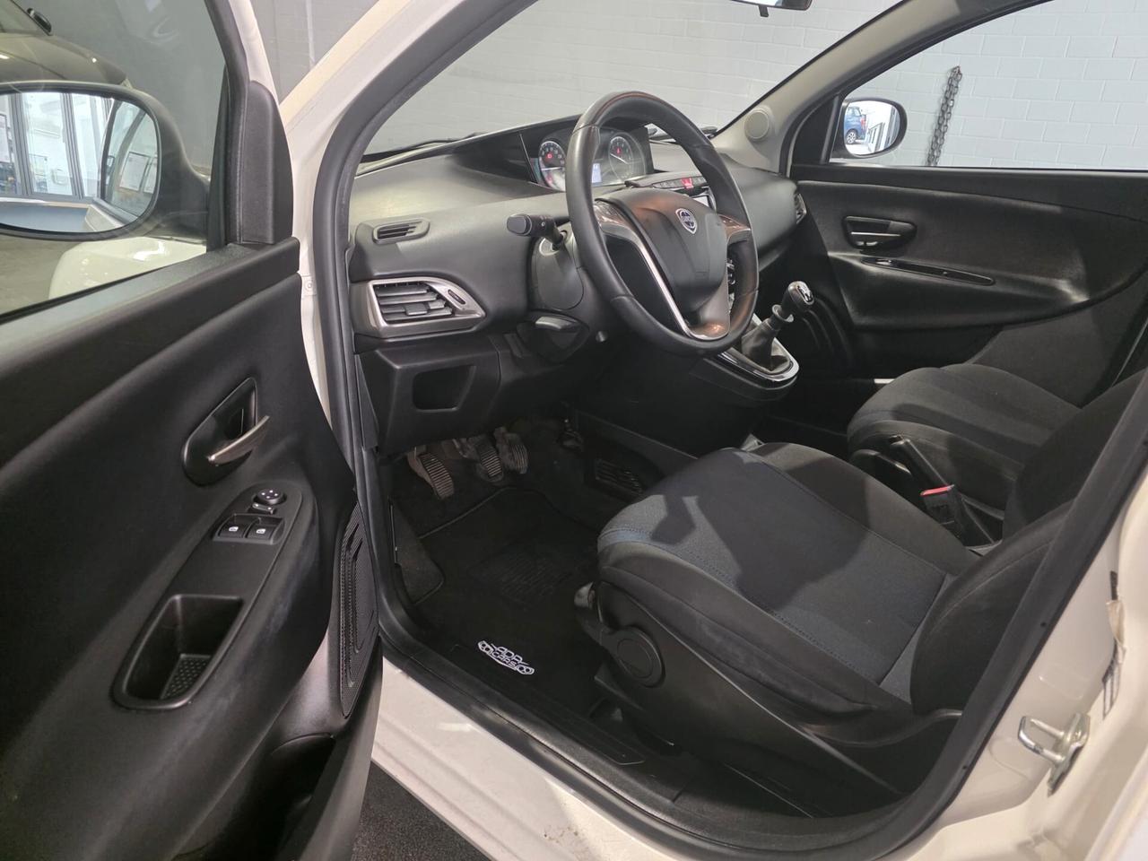 Lancia Ypsilon 1.2 69 CV unico proprietario