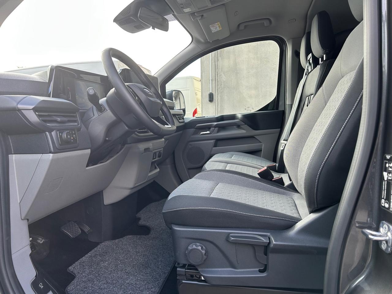 Ford Tourneo Custom Ibrido Plug-in 9 POSTI