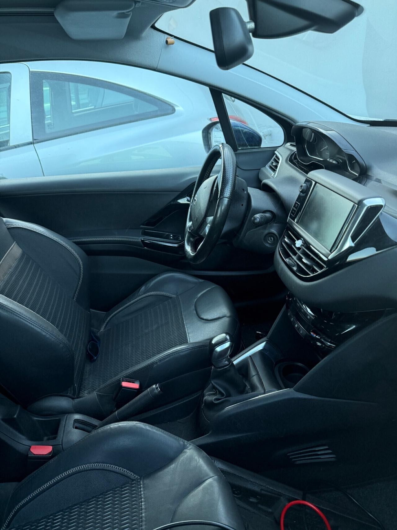 Peugeot 208 1.4 HDi 68 CV 3 porte Allure