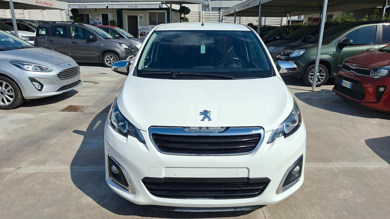 Peugeot 108 5 porte con telecamera post.