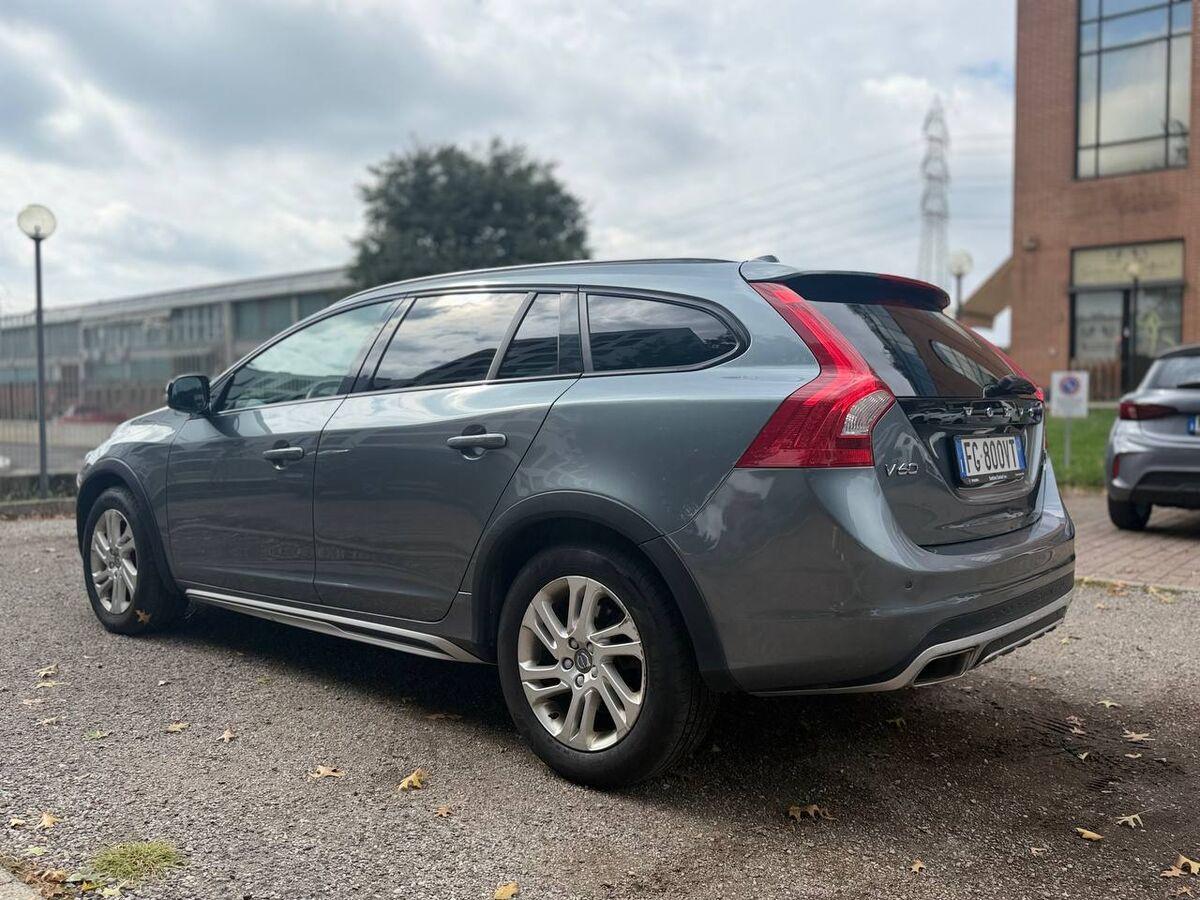 Volvo V60 Cross Country V60 c.country 2.4 D4 Business Plus awd geartronic
