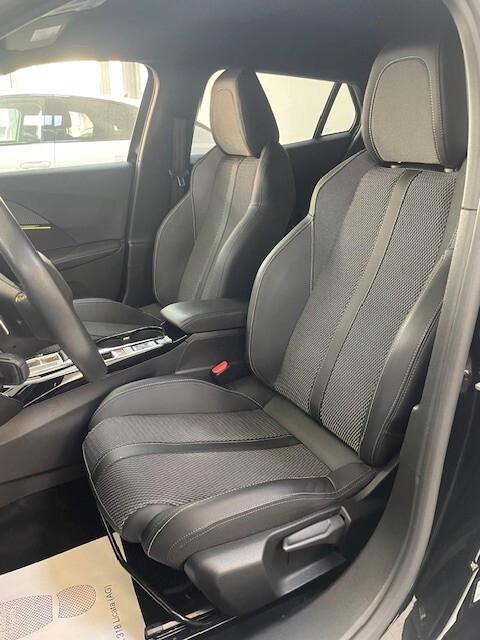 Peugeot 2008 PureTech 130 CV S&S EAT8 GT