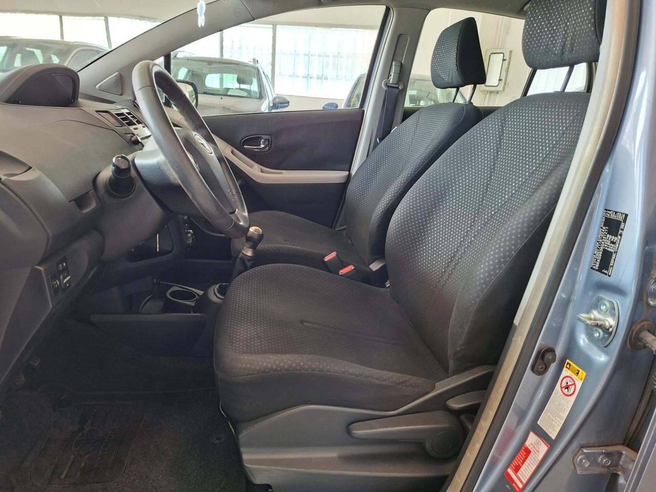 Toyota Yaris 5p EURO 5 / DA NEOPATENTATI