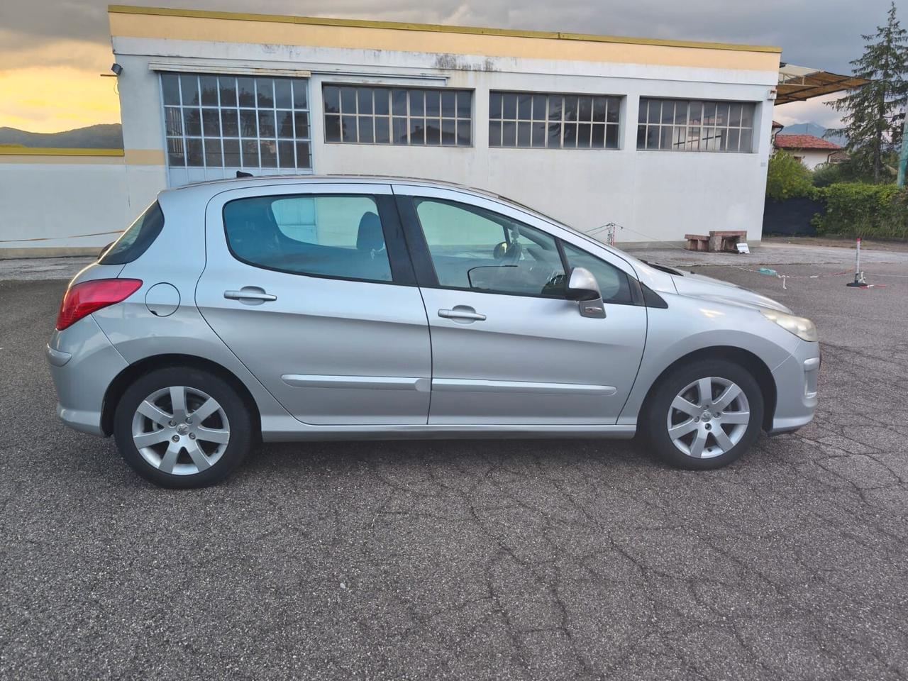 Peugeot 308 1.6 VTi 120CV 5p. Tecno