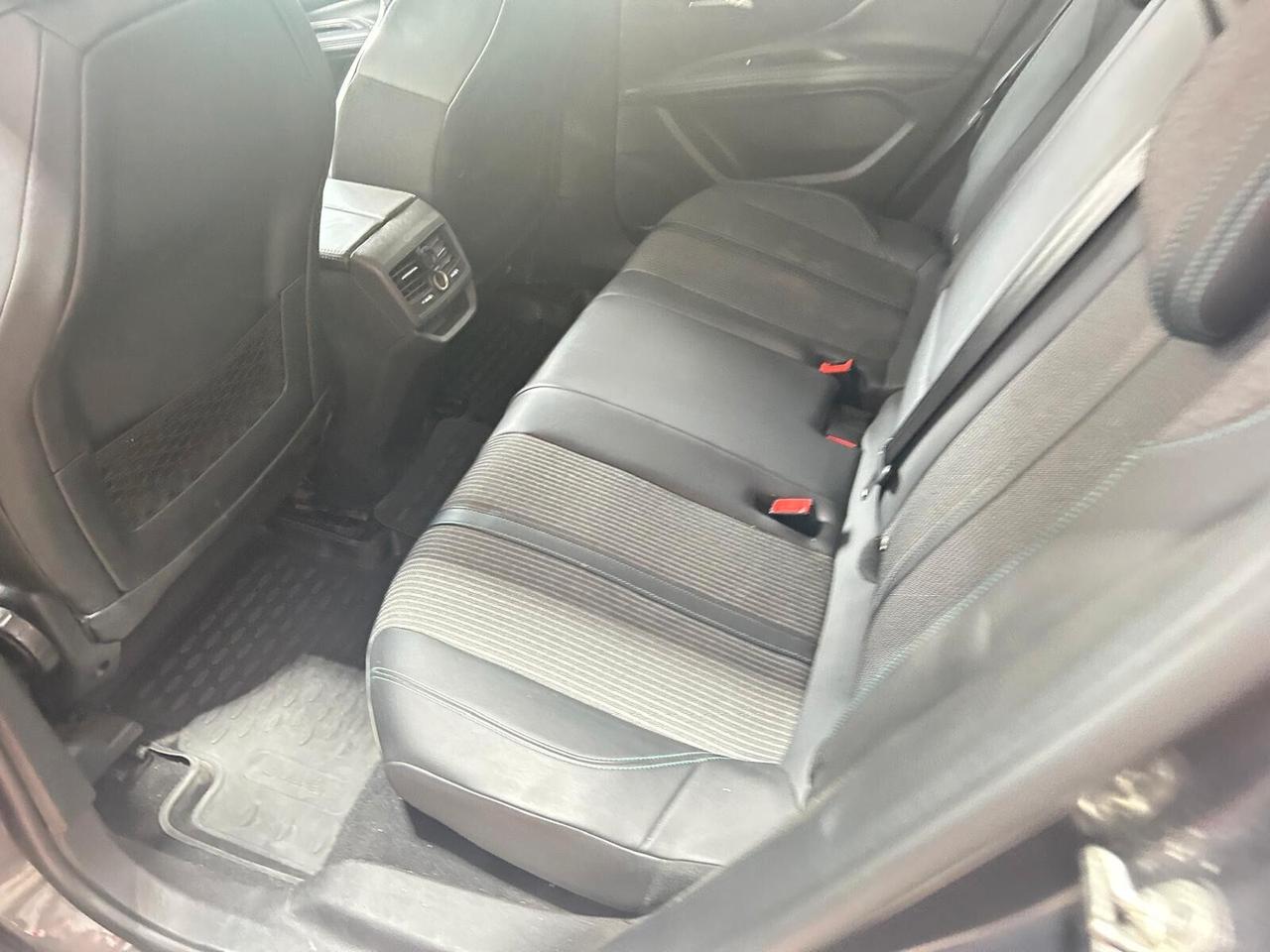 Peugeot 3008 BlueHDi 130 S&S EAT8 Allure Pack